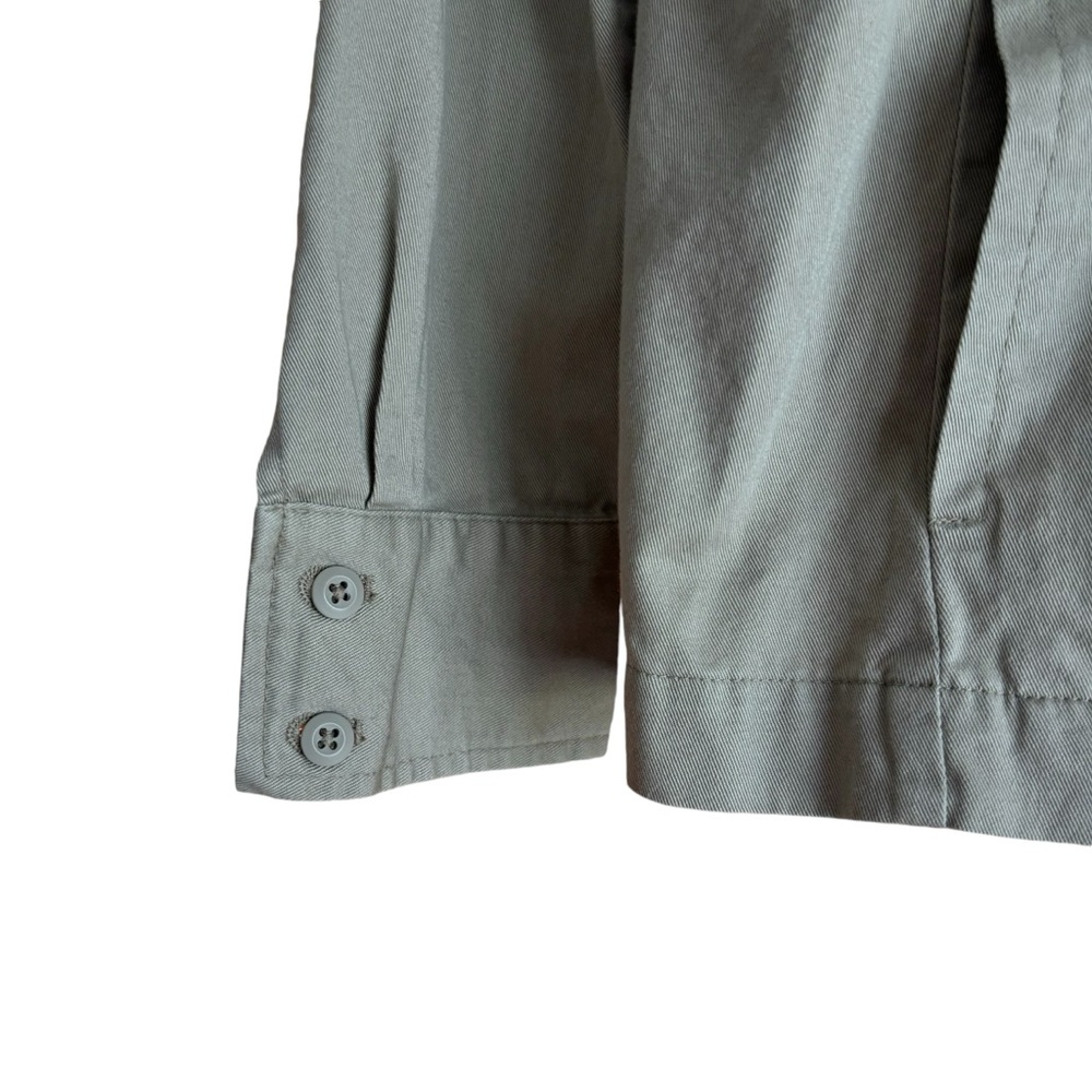 GAP~ Khaki Long Sleeve Pleated Front Shirt Size Medium - Picture 5 of 8